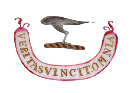 圖為清嘉慶廣彩山水人物紋章碟細節(jié)圖，頂部繪英國沃特豪斯（Waterhouse）家族紋章。（來源：廣州十三行博物館）